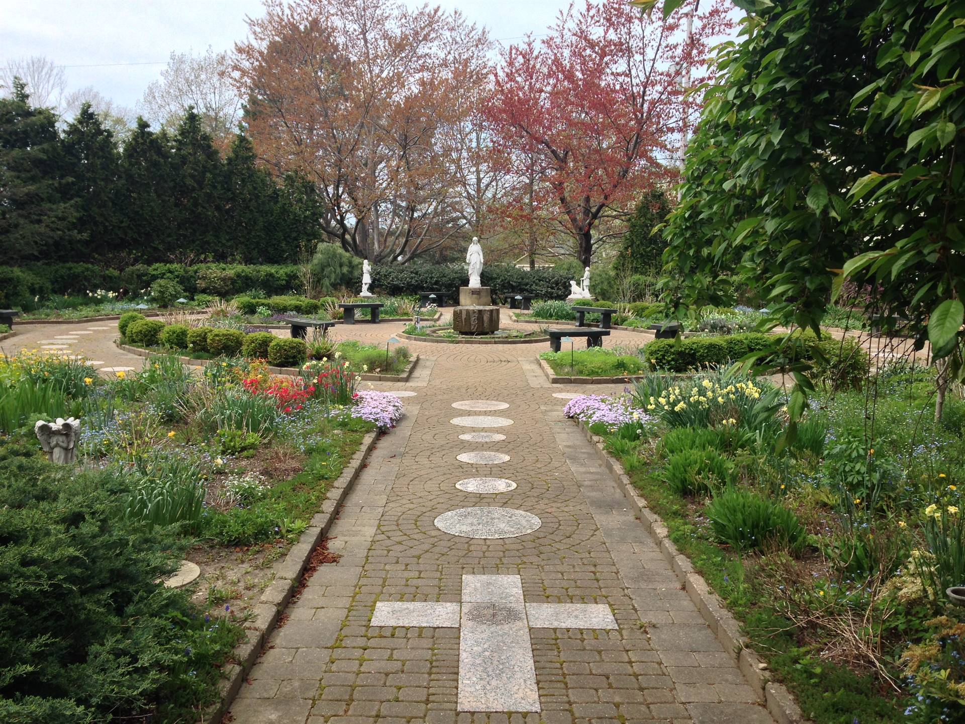 Garden of Life Rosary Walkway